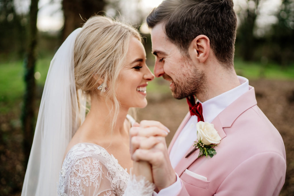 How to Look Good in Your Wedding Photos Posing in Wedding Photos Tips and Tricks (1)